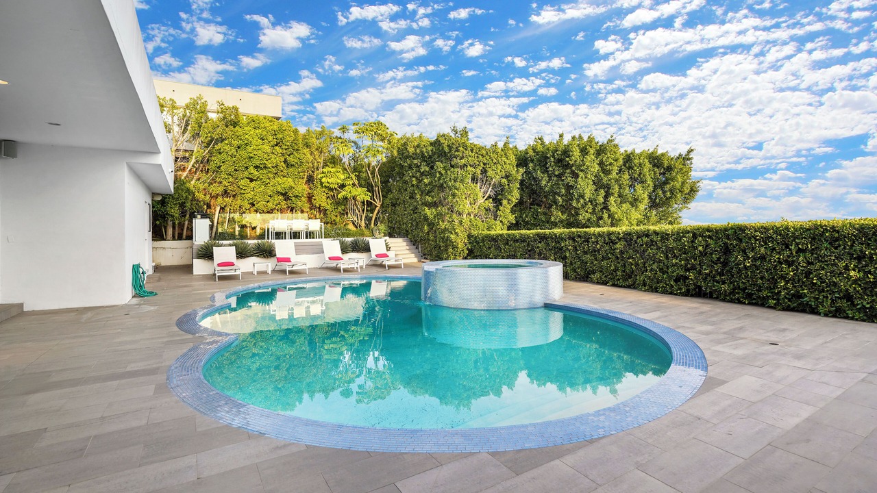 Photo of Outdoor in Hollywood Hills West