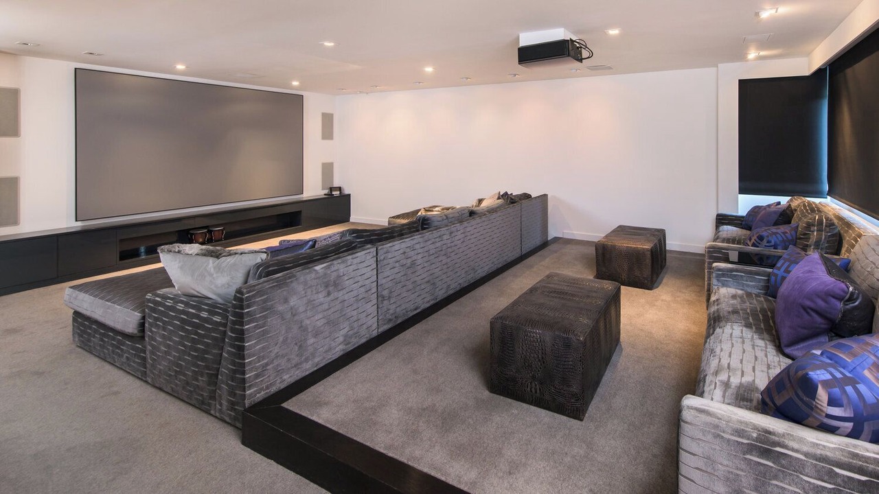 Photo of Livingroom in Hollywood Hills West