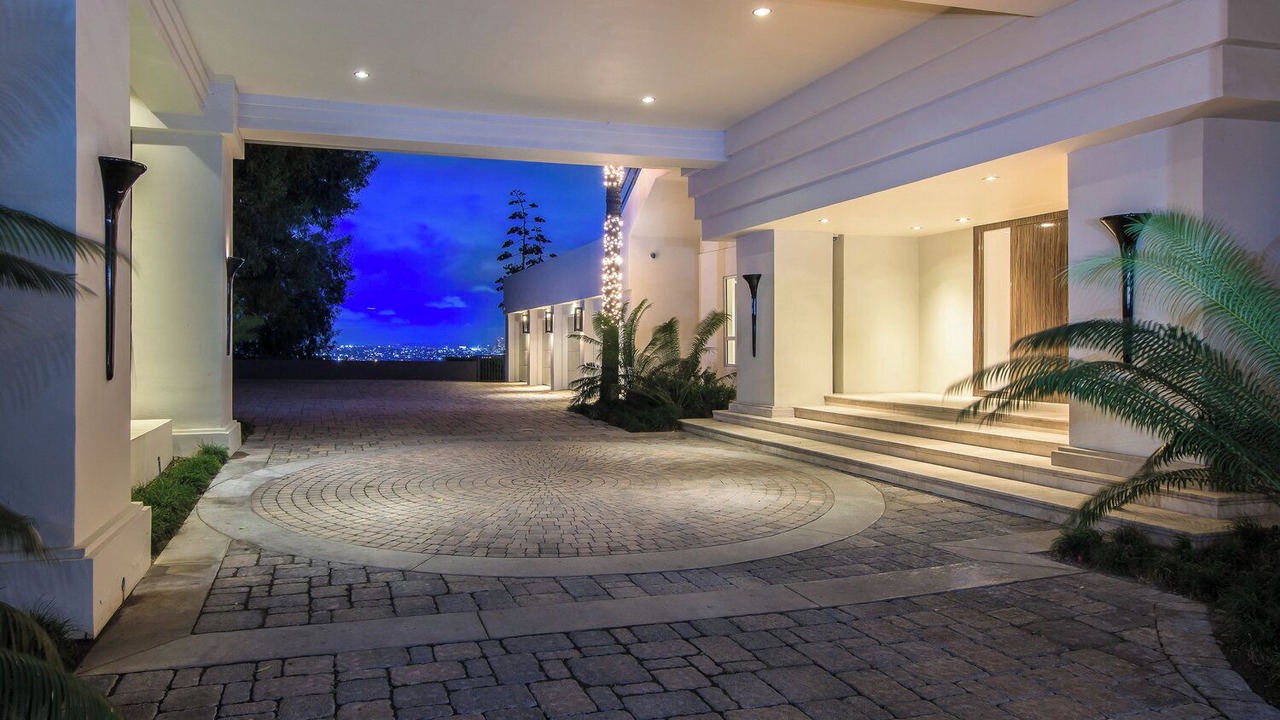 Photo of Others in Hollywood Hills West