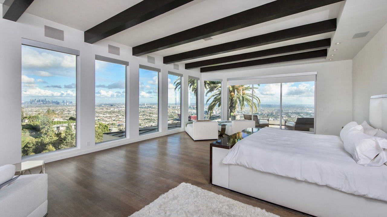 Photo of Others in Hollywood Hills West
