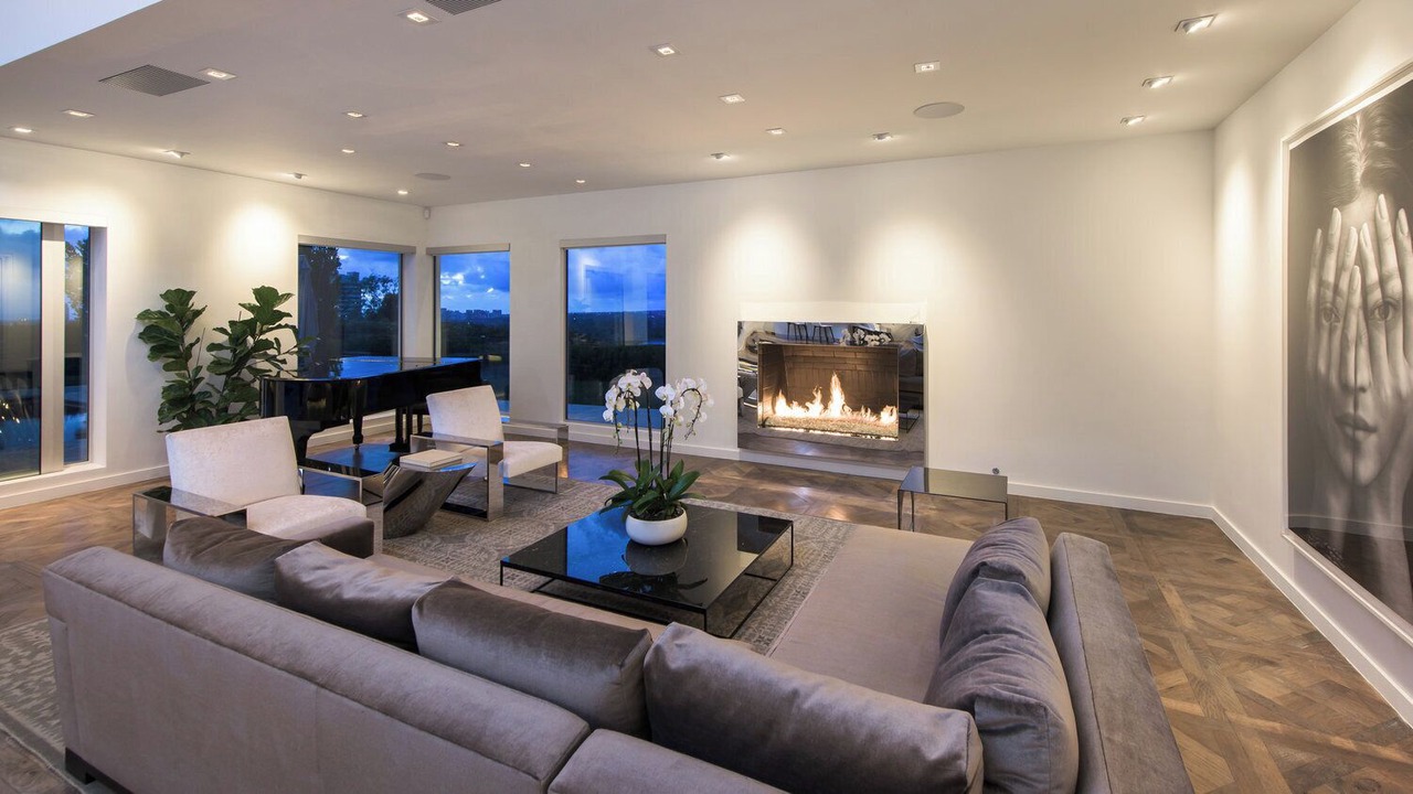 Photo of Livingroom in Hollywood Hills West
