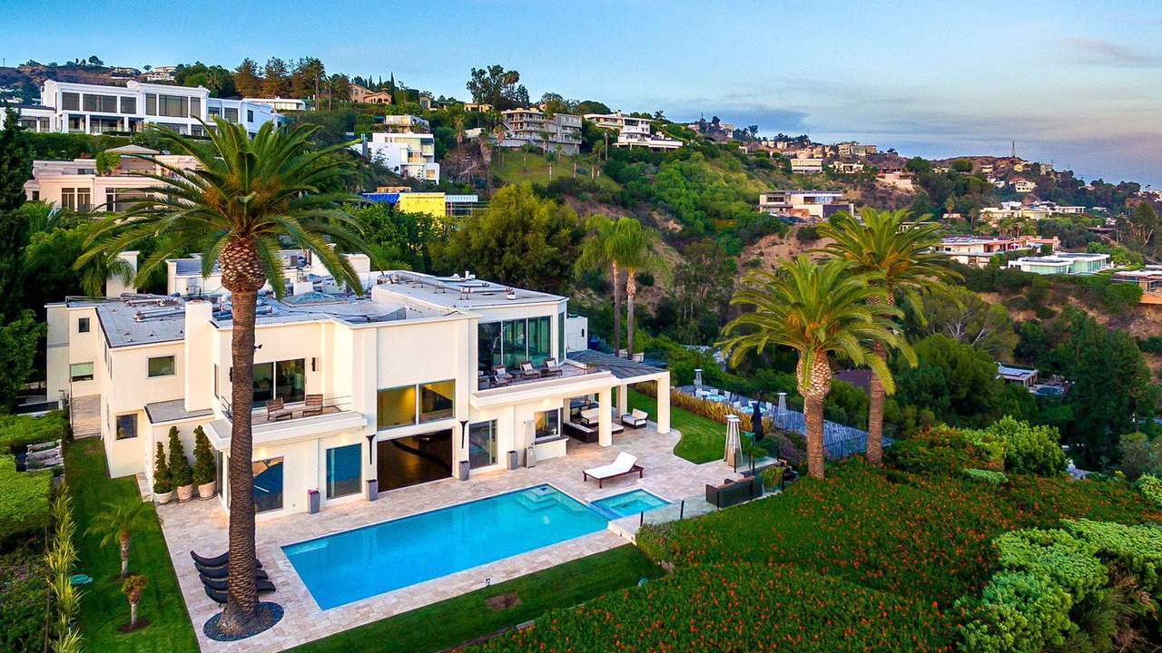 Photo of Outdoor in Hollywood Hills West