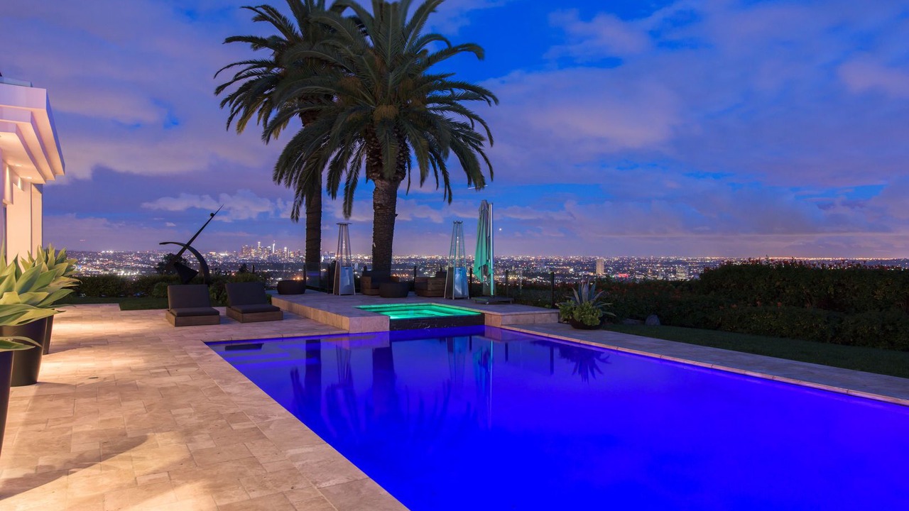 Photo of Outdoor in Hollywood Hills West