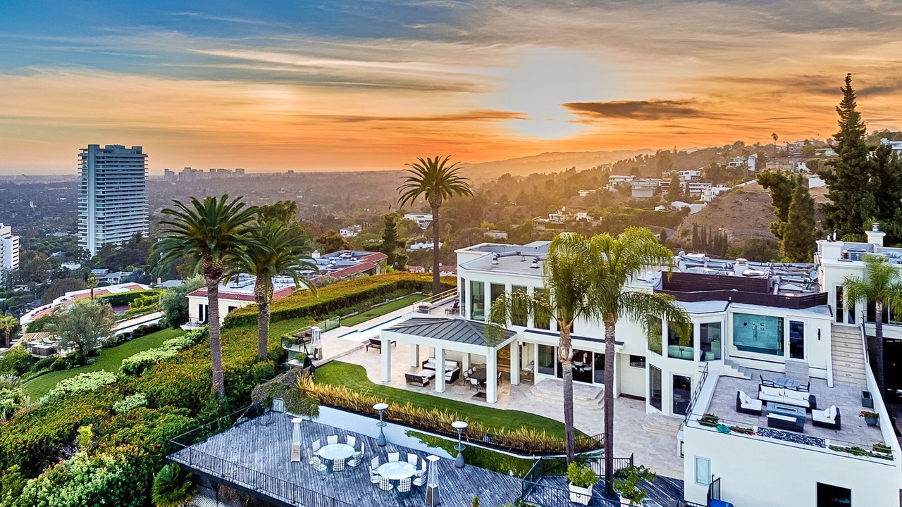 Photo of Others in Hollywood Hills West