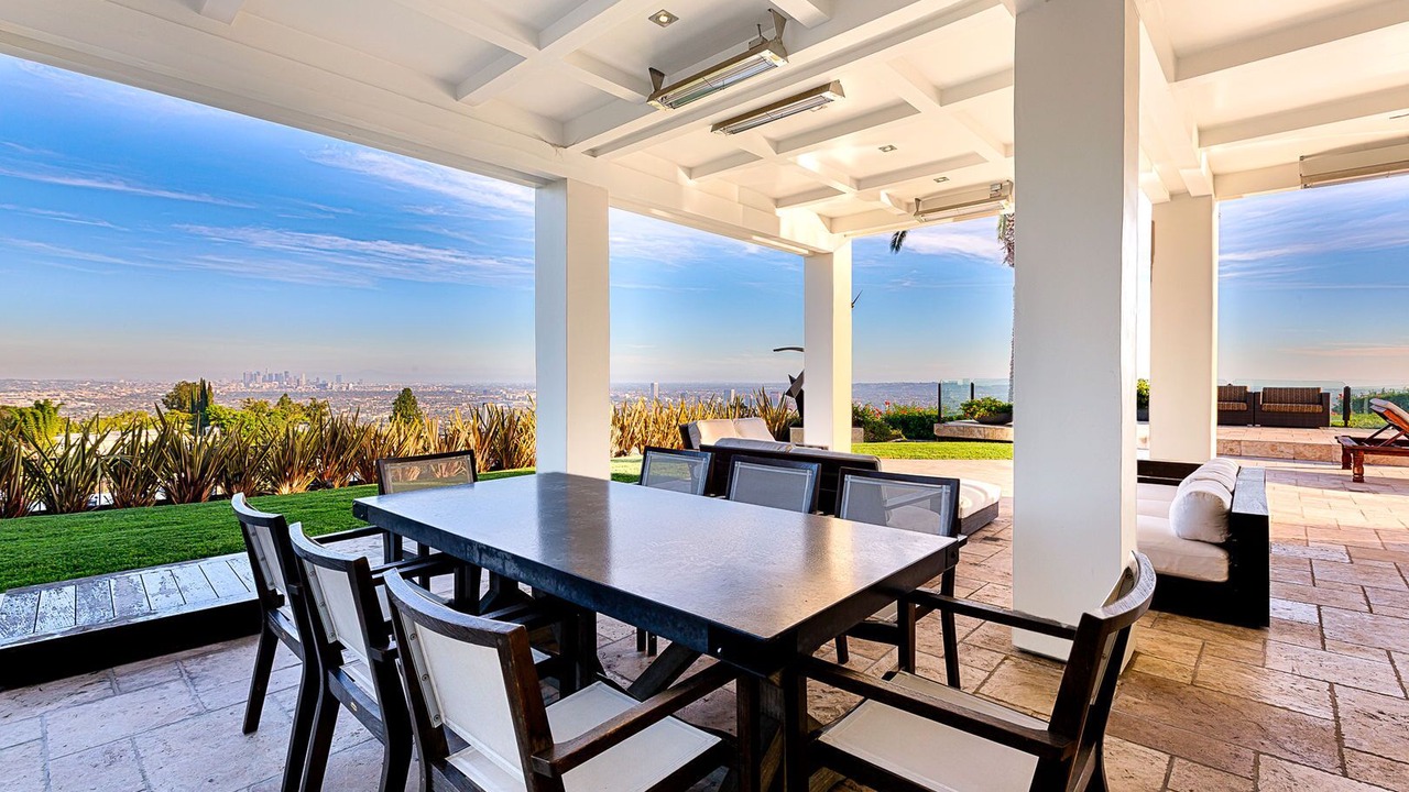Photo of Outdoor in Hollywood Hills West