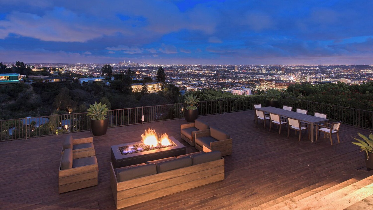 Photo of Outdoor in Hollywood Hills West