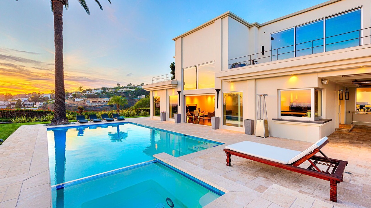 Photo of Outdoor in Hollywood Hills West