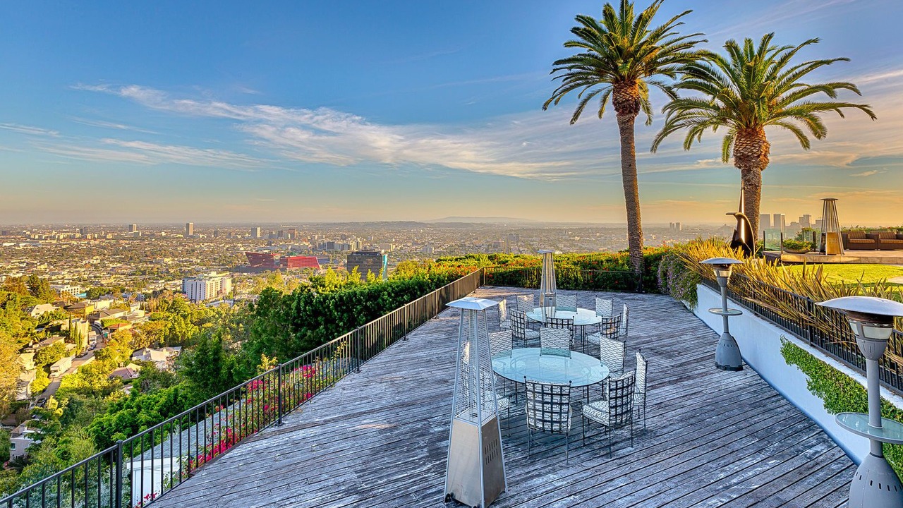 Photo of Outdoor in Hollywood Hills West