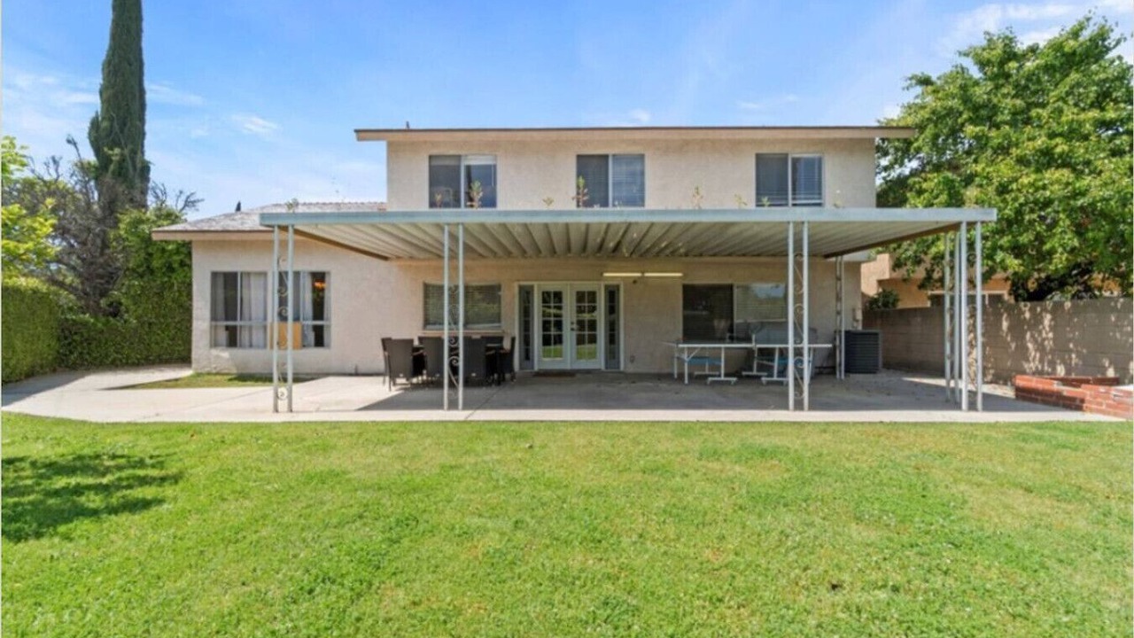 Photo of Outdoor in Canoga Park