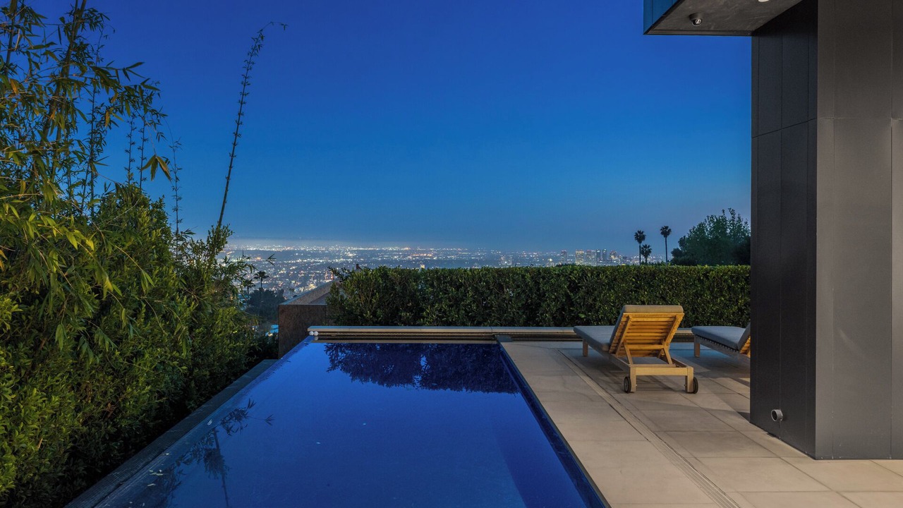 Photo of Outdoor in Trousdale Estates
