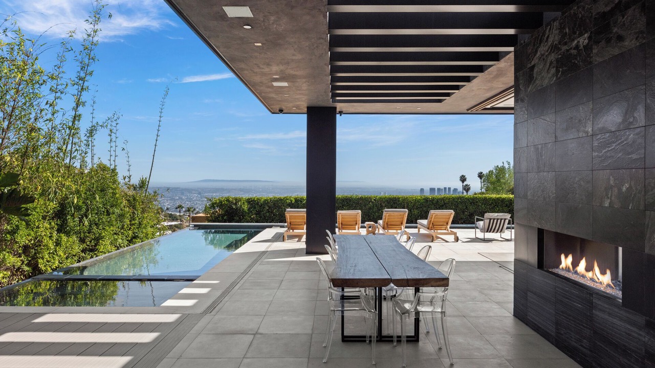 Photo of Outdoor in Trousdale Estates