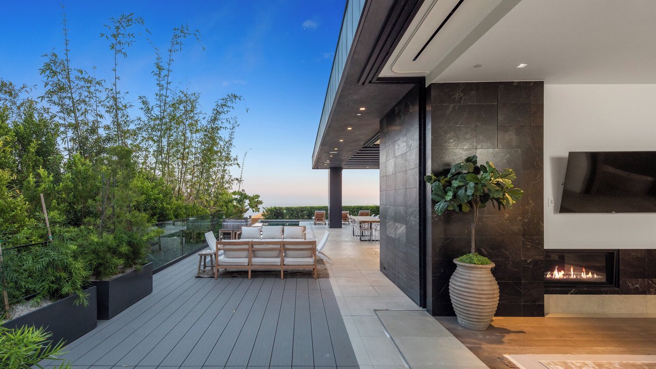 Photo of Outdoor in Trousdale Estates