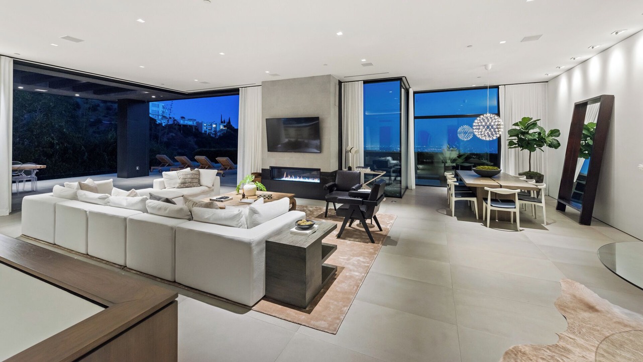 Photo of Livingroom in Trousdale Estates