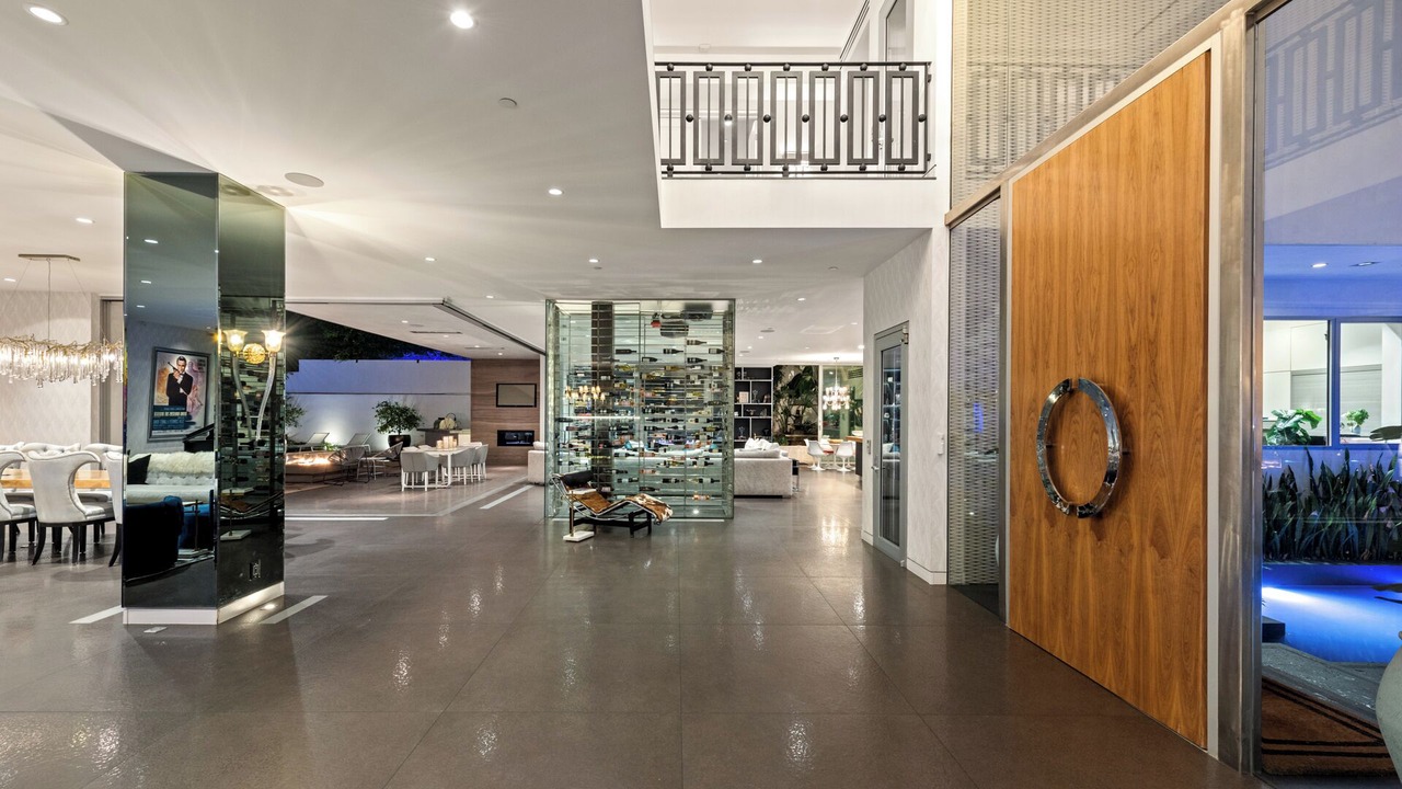 Photo of Others in Beverly Hills