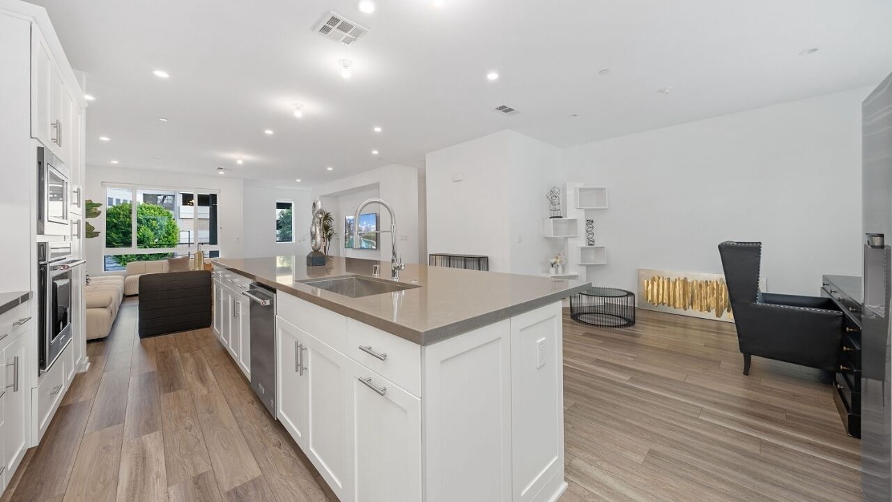 Photo of Kitchen in Irvine Business Complex