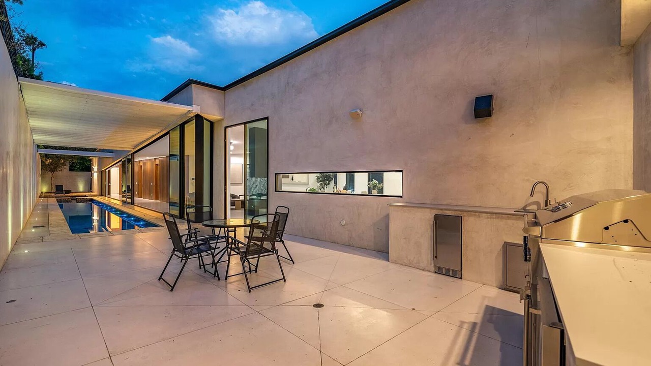 Photo of Outdoor in Hollywood Dell