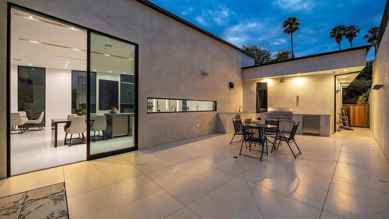 Photo of Outdoor in Hollywood Dell