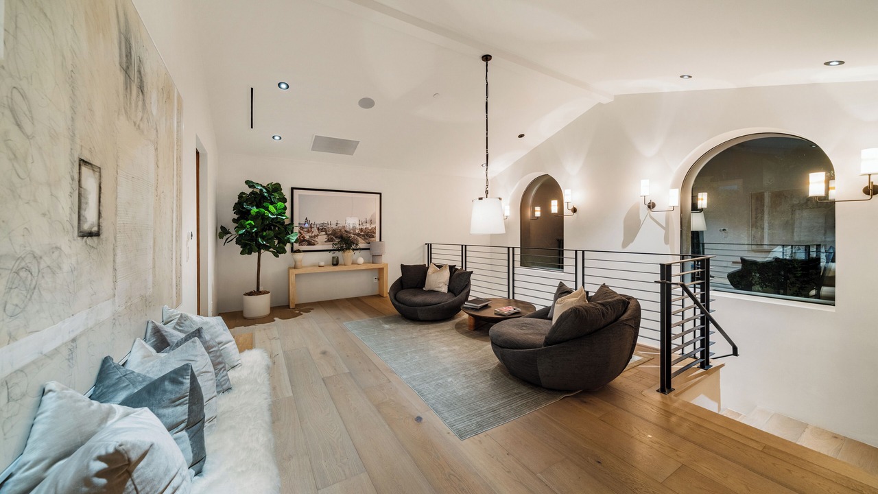 Photo of Livingroom in Hollywood Dell