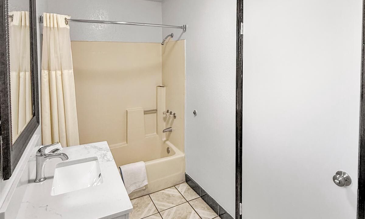 Photo of Bathroom in Southeast Anaheim