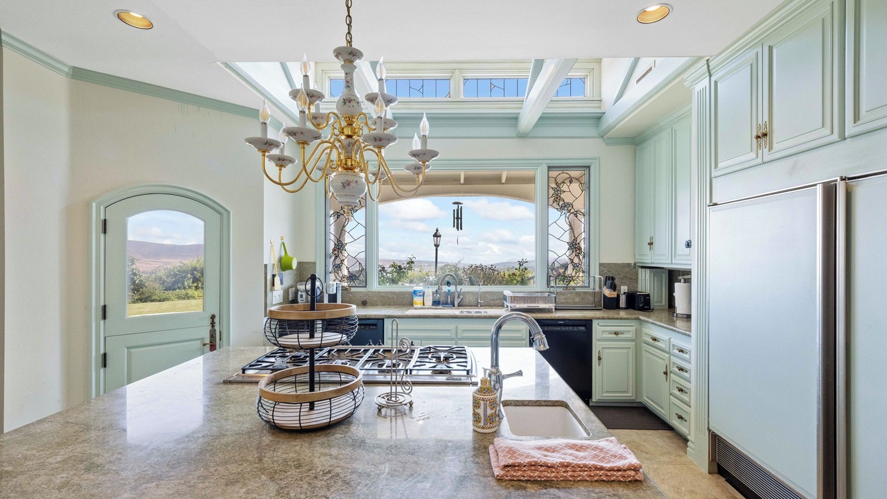 Photo of Kitchen in Laguna Niguel