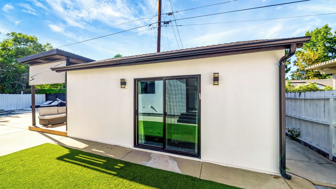 Photo of Outdoor in Woodland Hills