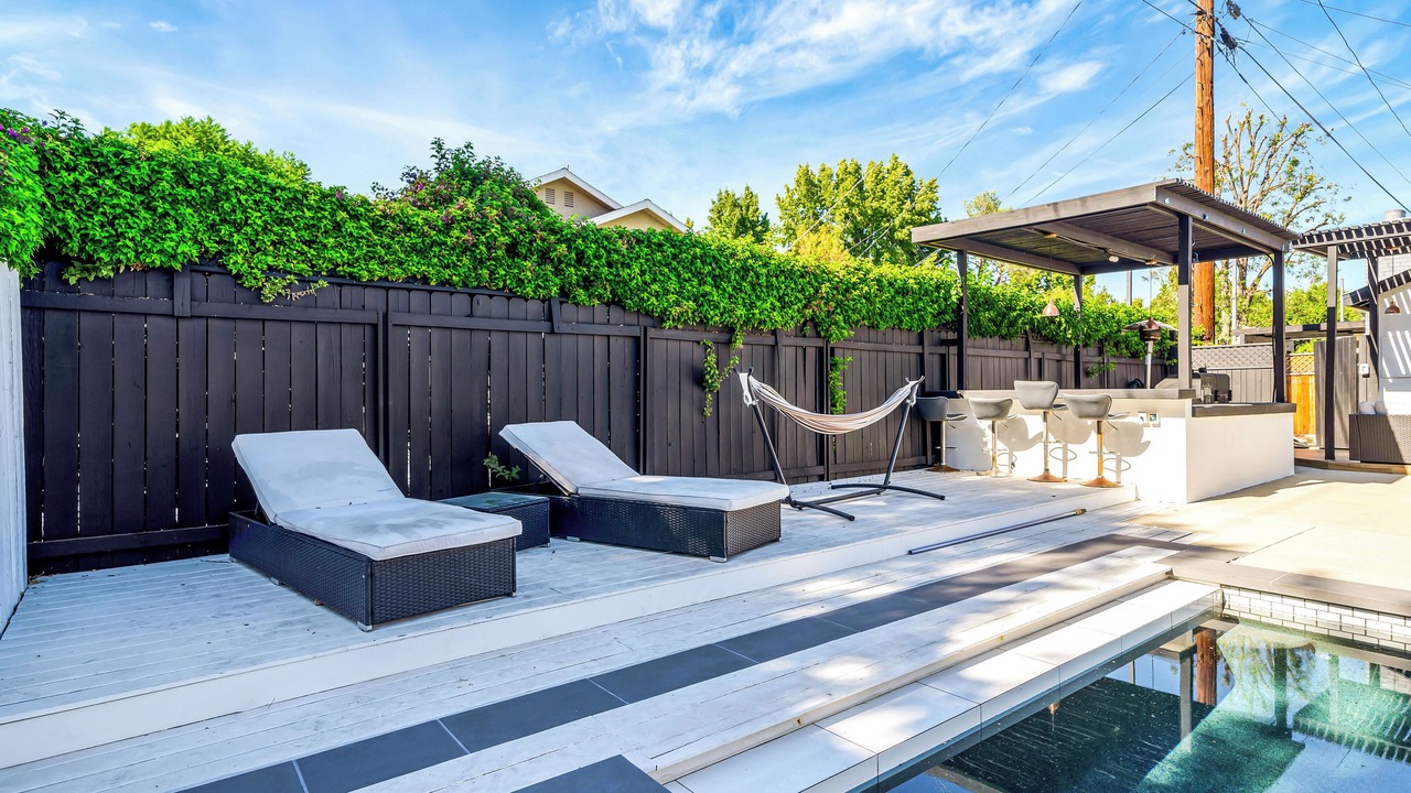 Photo of Outdoor in Woodland Hills