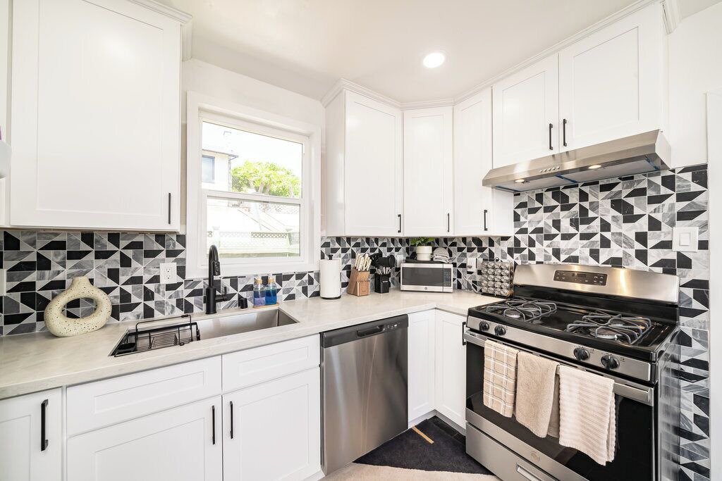 Photo of Kitchen in Coastal San Pedro