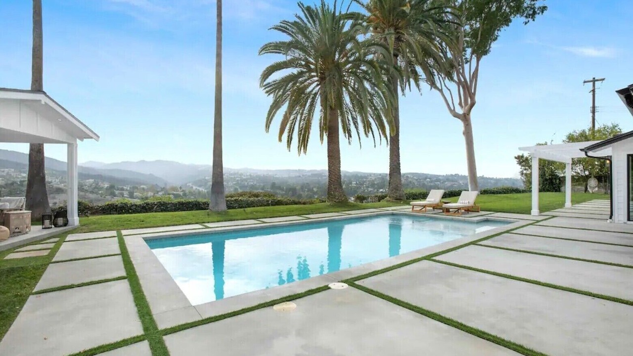 Photo of Outdoor in Tarzana