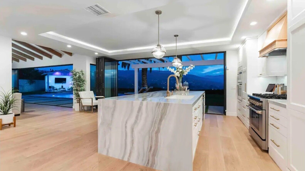 Photo of Kitchen in Tarzana