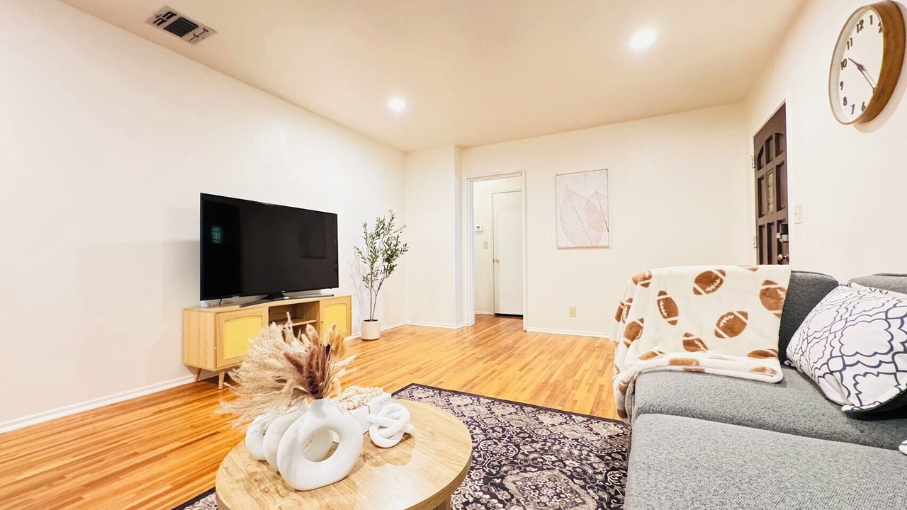 Photo of Livingroom in Monterey Park