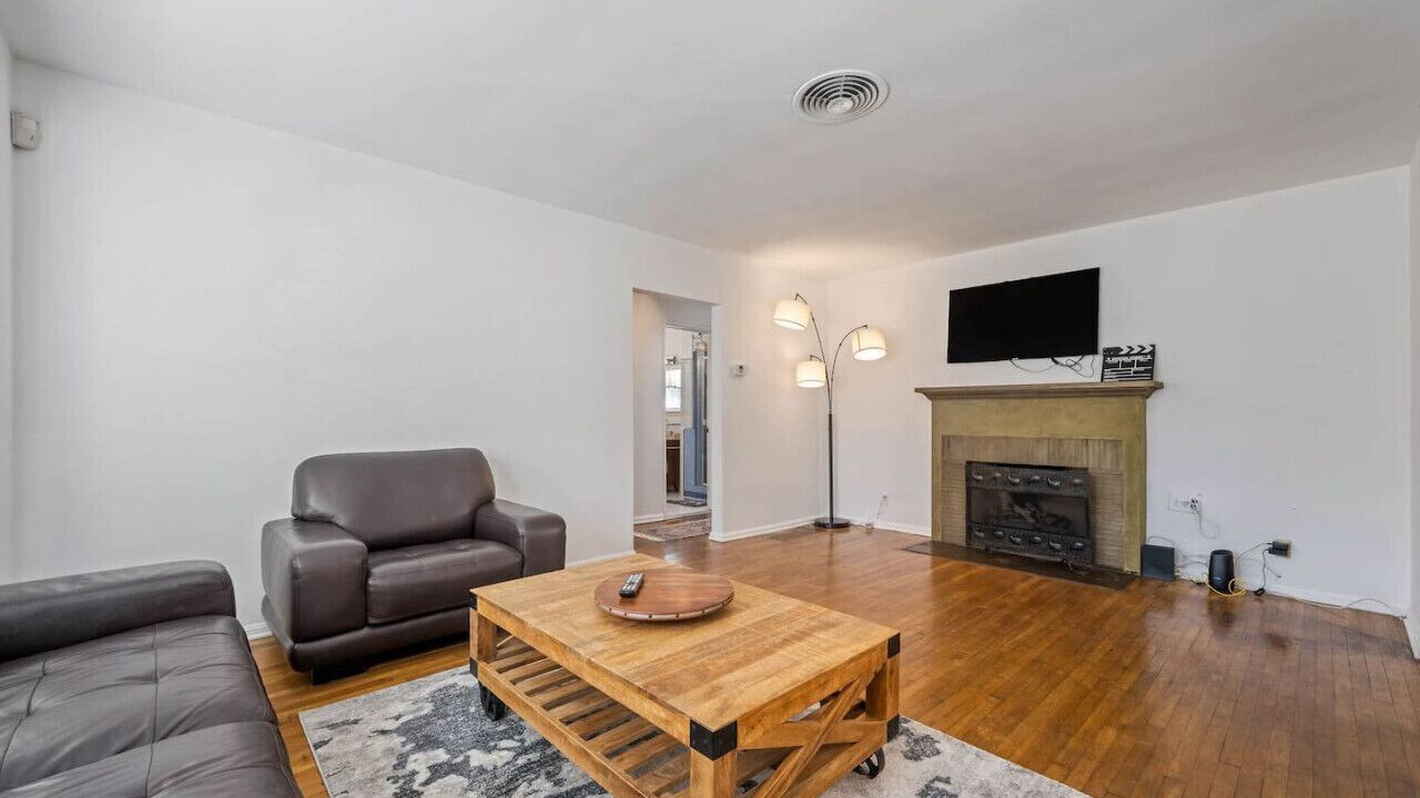 Photo of Livingroom in Rampart Village