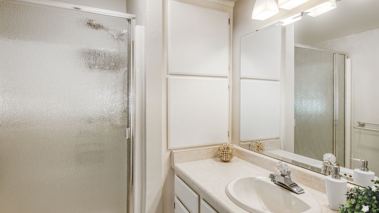 Photo of Bathroom in Groveland