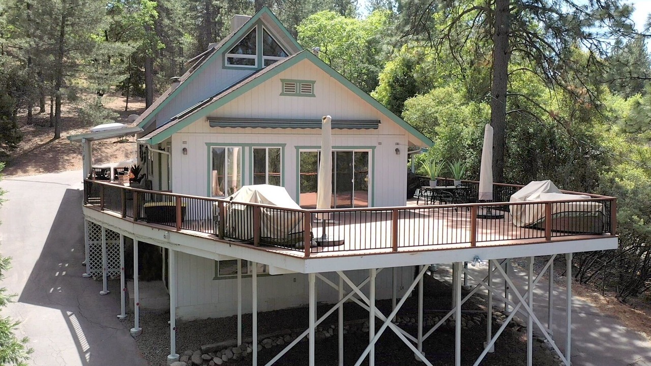 Photo of Outdoor in Groveland