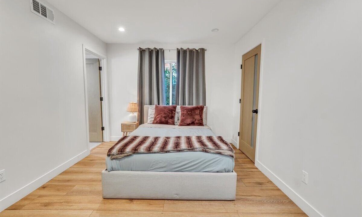 Photo of Bedroom in Sherman Oaks