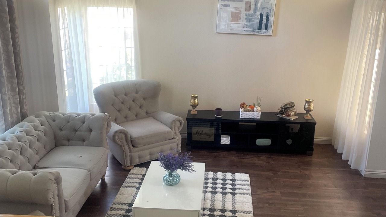 Photo of Livingroom in Palmdale