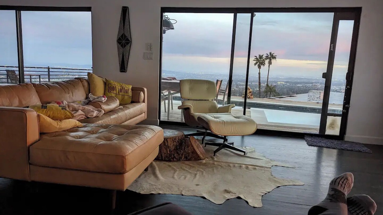 Photo of Livingroom in Altadena