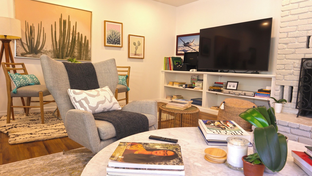 Photo of Livingroom in Chatsworth