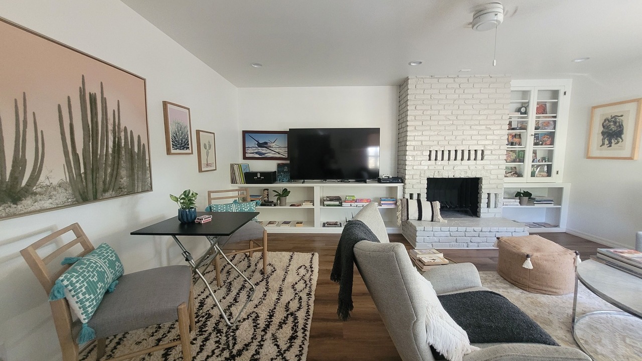 Photo of Livingroom in Chatsworth