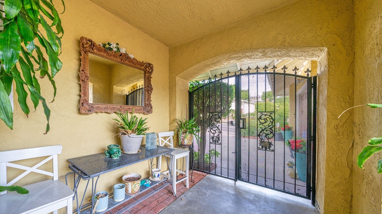 Photo of Patio Balcony in Rowland Heights
