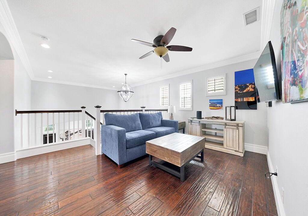 Photo of Livingroom in Corona