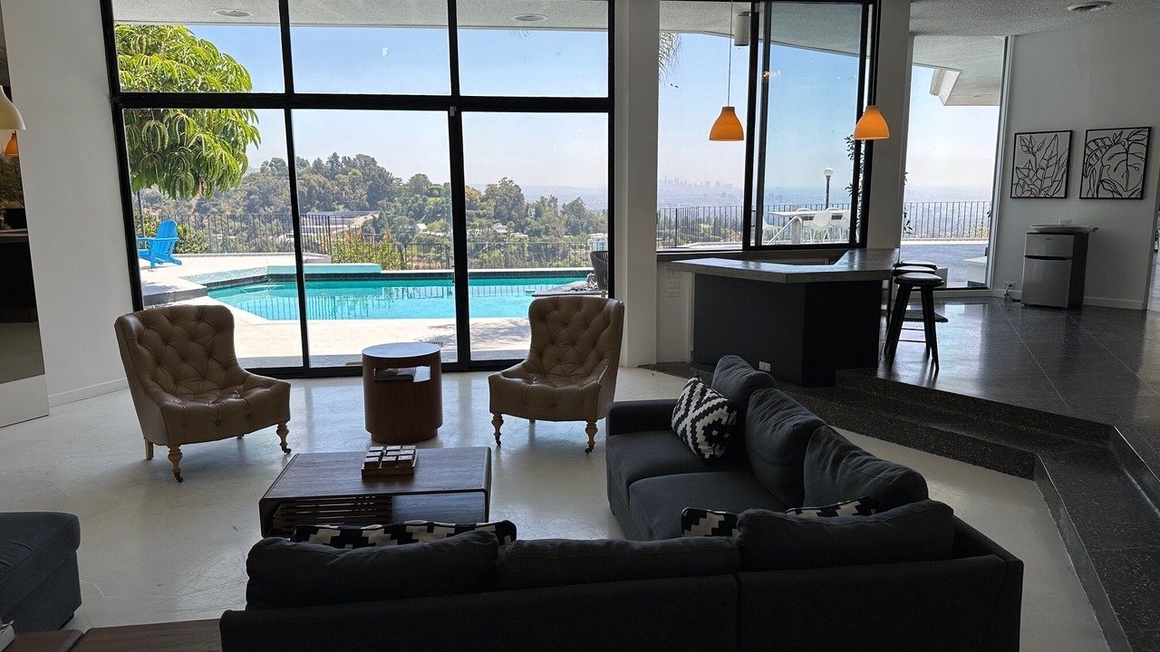 Photo of Others in Bel Air