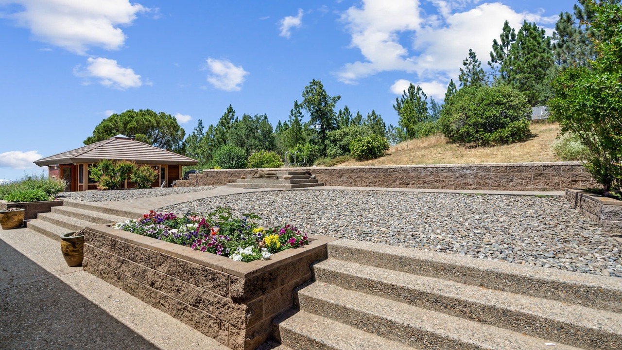 Photo of Outdoor in Groveland