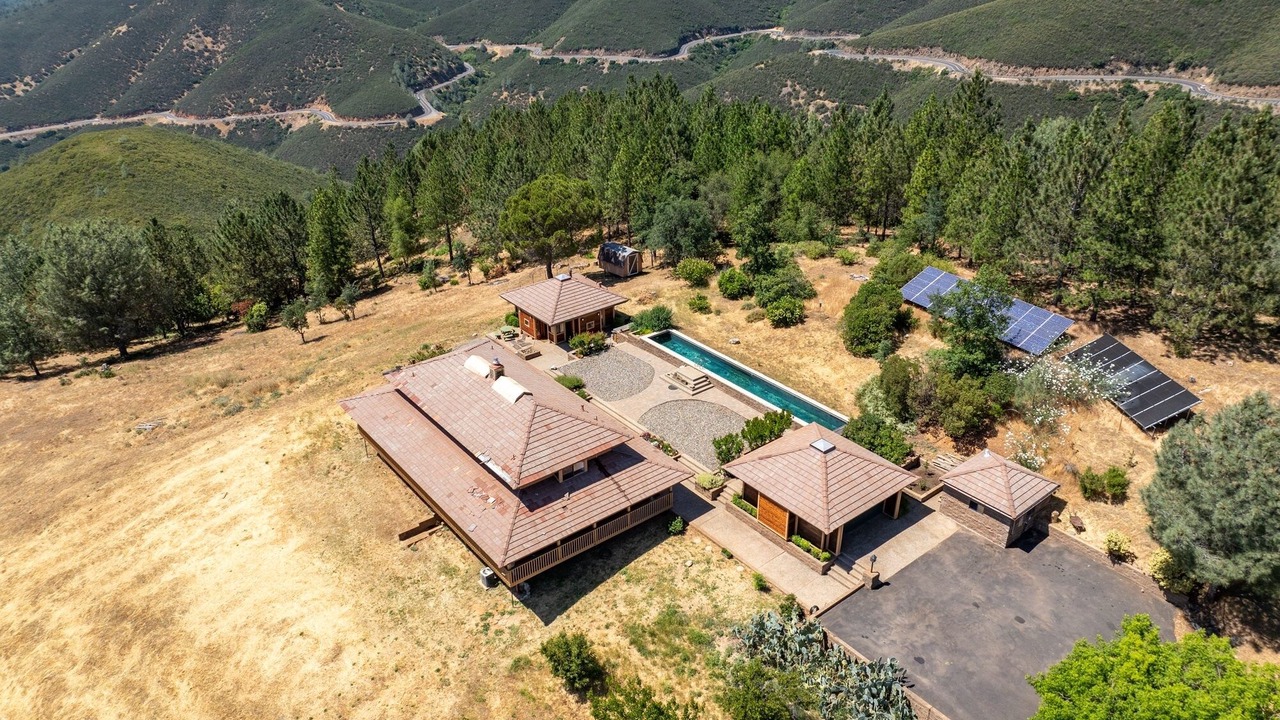 Photo of Outdoor in Groveland