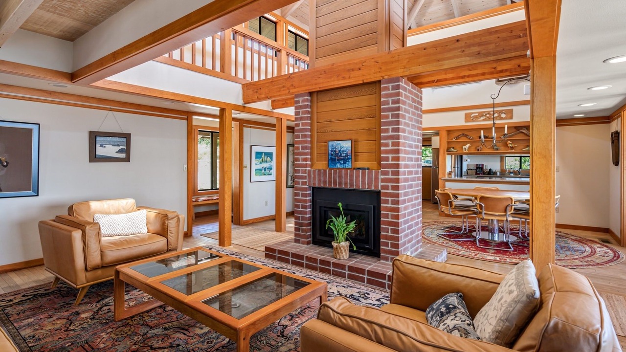 Photo of Livingroom in Groveland