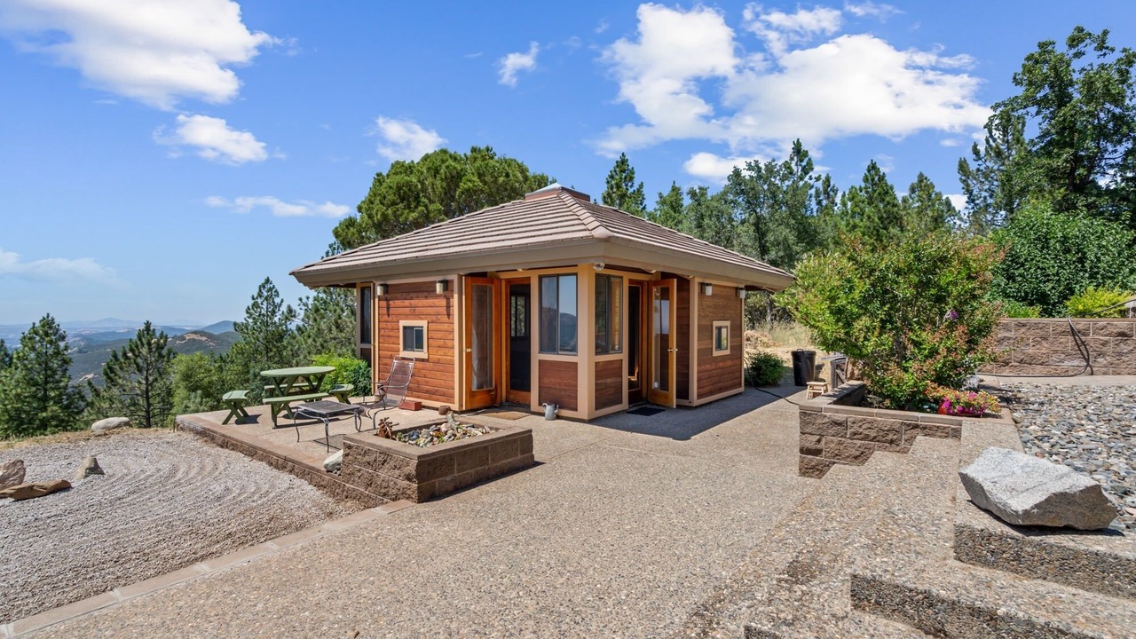 Photo of Outdoor in Groveland