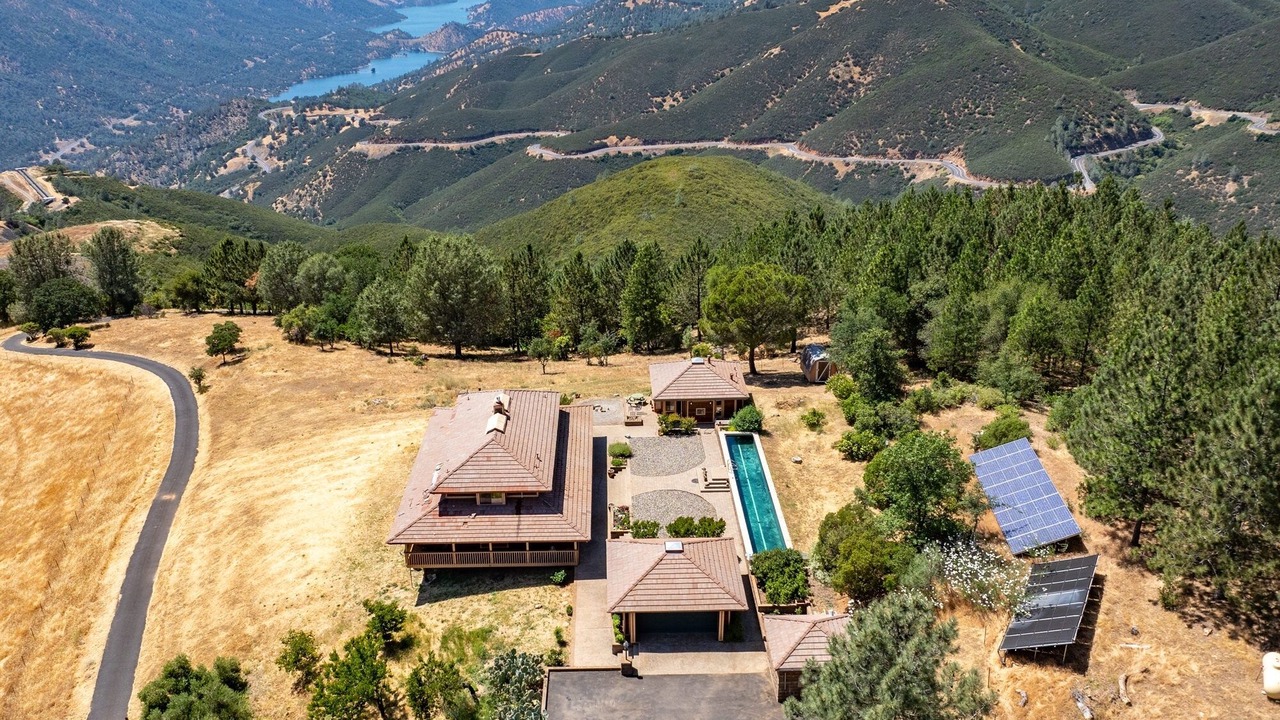 Photo of Outdoor in Groveland