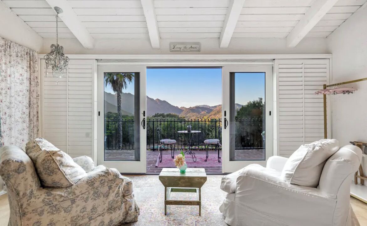 Photo of Livingroom in Calabasas