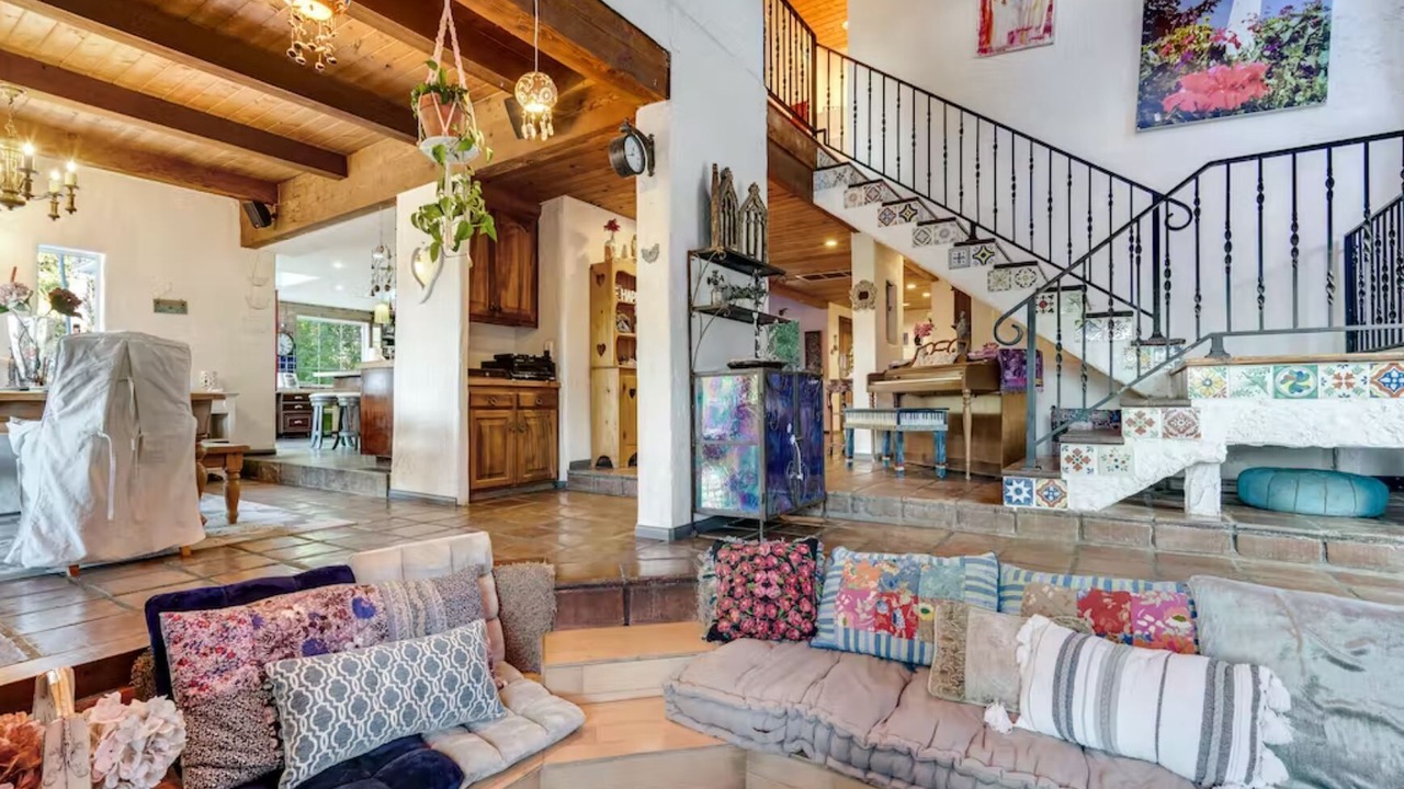 Photo of Livingroom in Calabasas