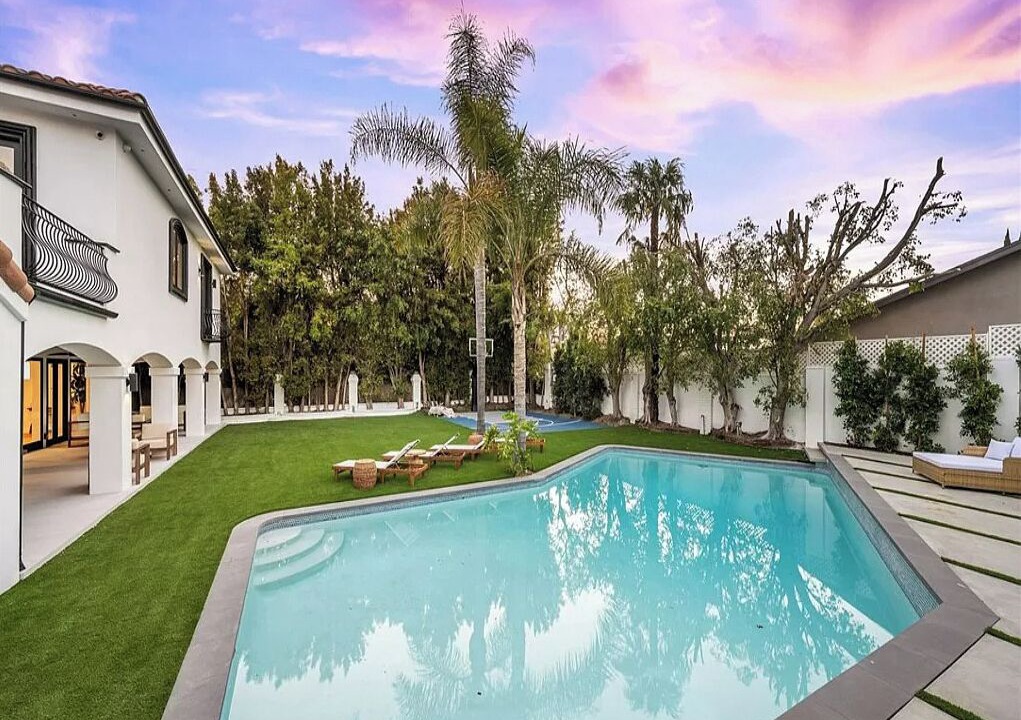 Photo of Outdoor in Sherman Oaks