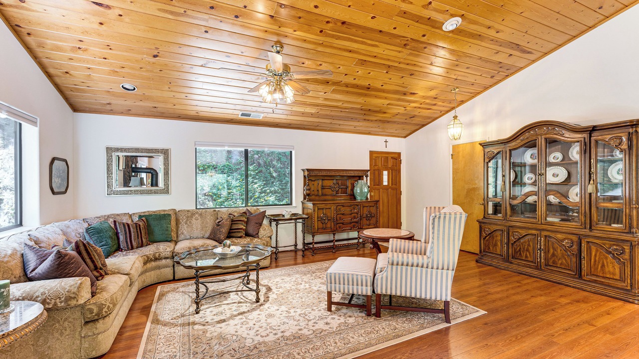 Photo of Livingroom in West Point
